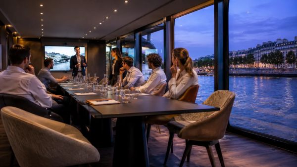 Comment organiser un séminaire mémorable sur la Seine à Paris